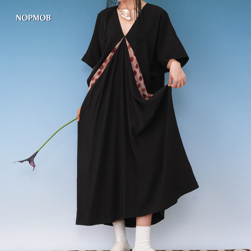 NOPMOB绯红波点短袖连衣长裙