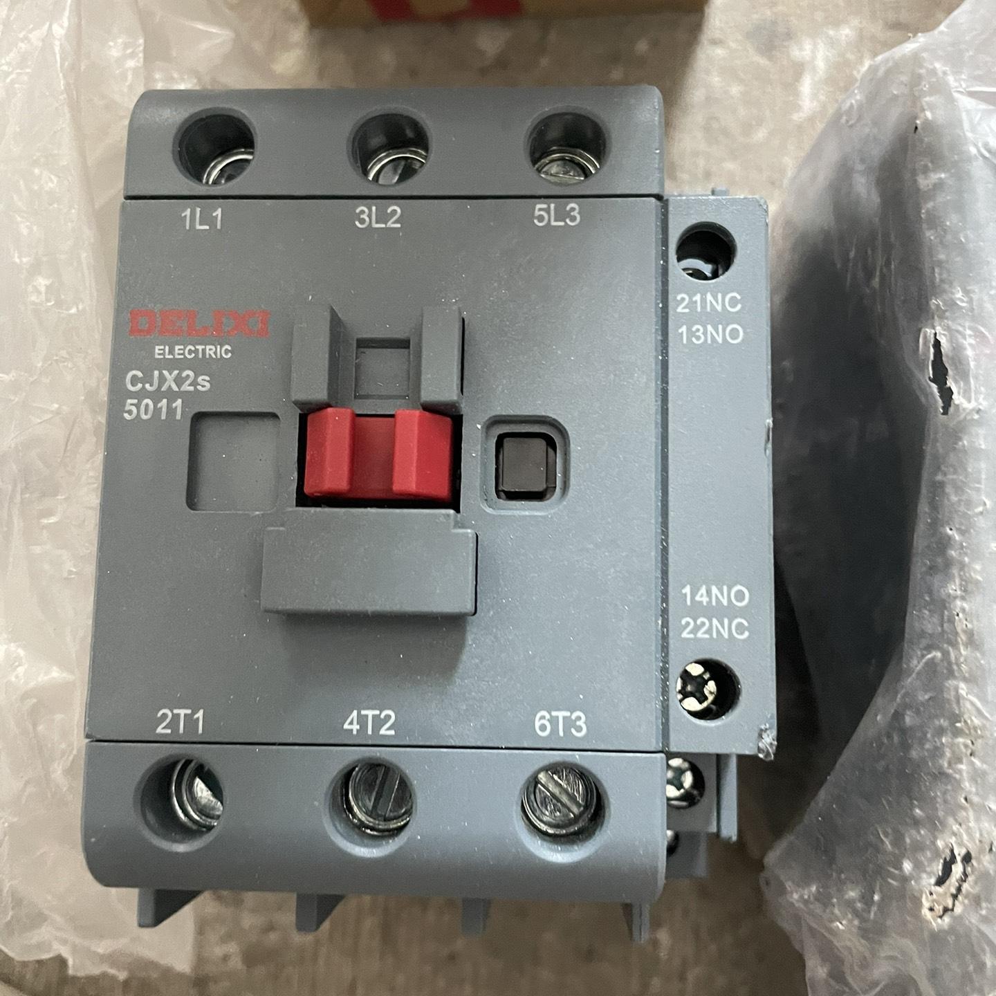 交流接触器CJX2s系列 库存新 没外只有塑料袋了