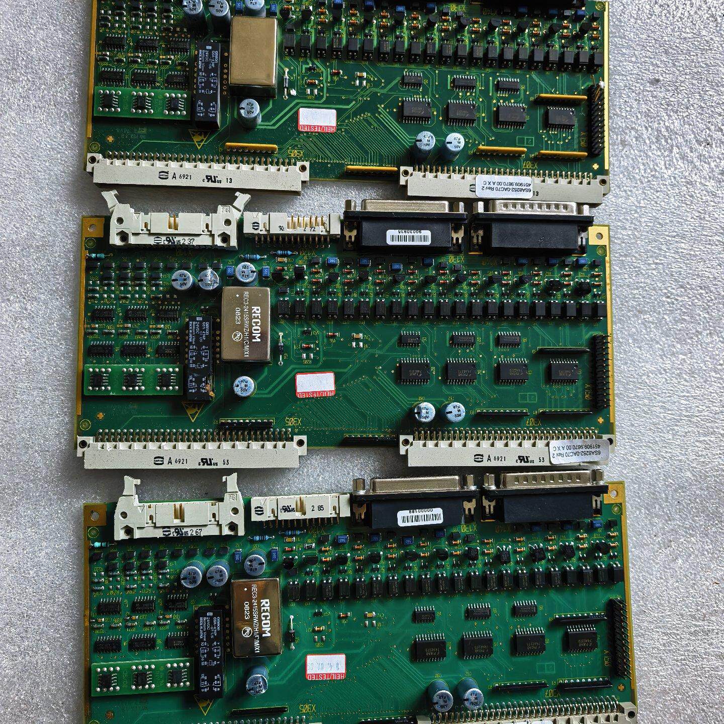 6SA8252-0AC70 Rev2 实物图 板子上件有碰伤