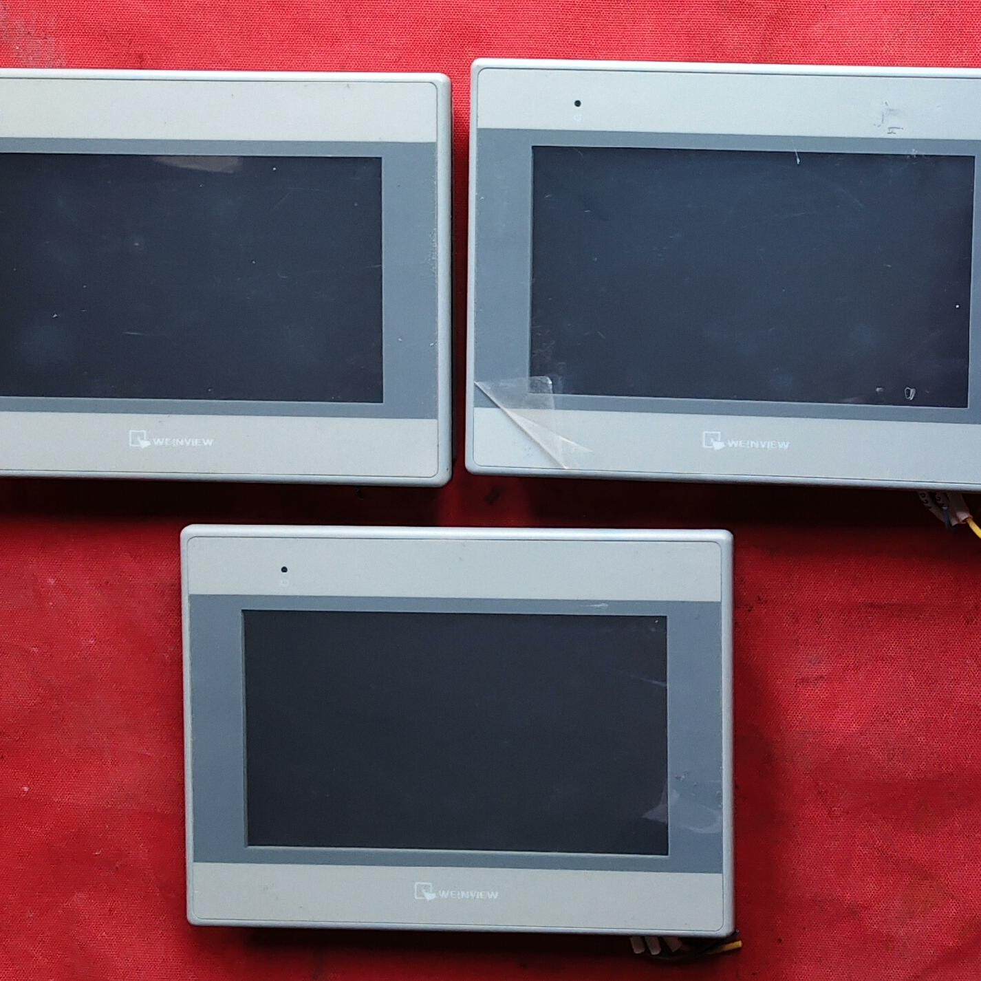 威纶触摸屏MT8071IE 口罩机里拆下来的。成色如图 卡扣