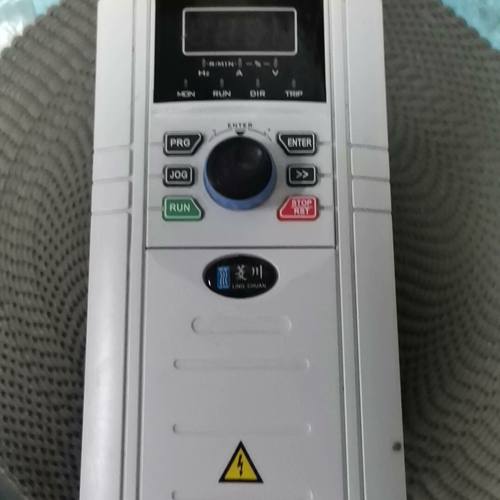 菱川变频器DX3000-2T1R5   220v   1.5