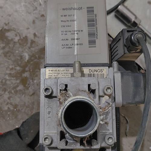 冬斯燃气点火电磁阀 W-MF-SE507C01S22 拆