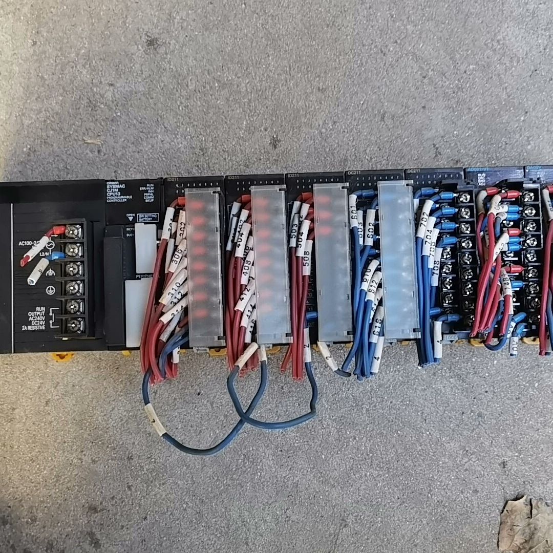 PLC 电源PA205R CJ1M-CPU13 ID2