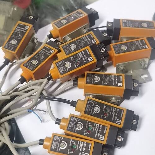 龙光纤放大器E3S-X3CE4  库存1