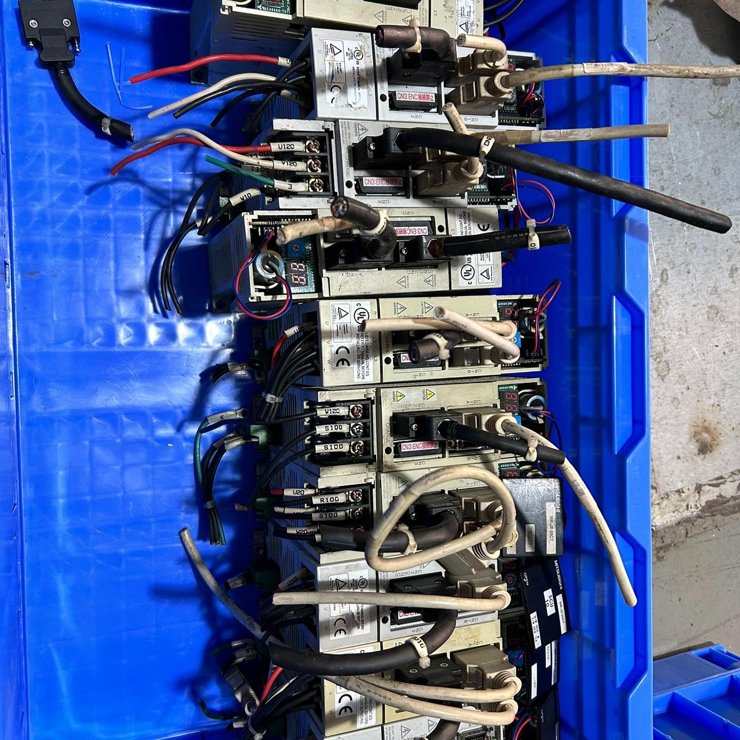 200W驱动器MR-J2-20CT 拆机实拍 驱动器