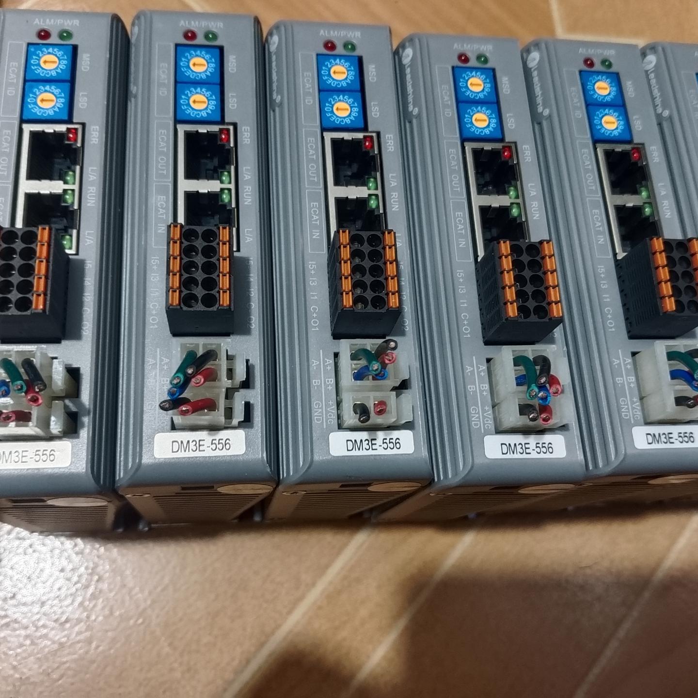 雷赛57步进驱动器DM3E-556 功能正常 成色为实图