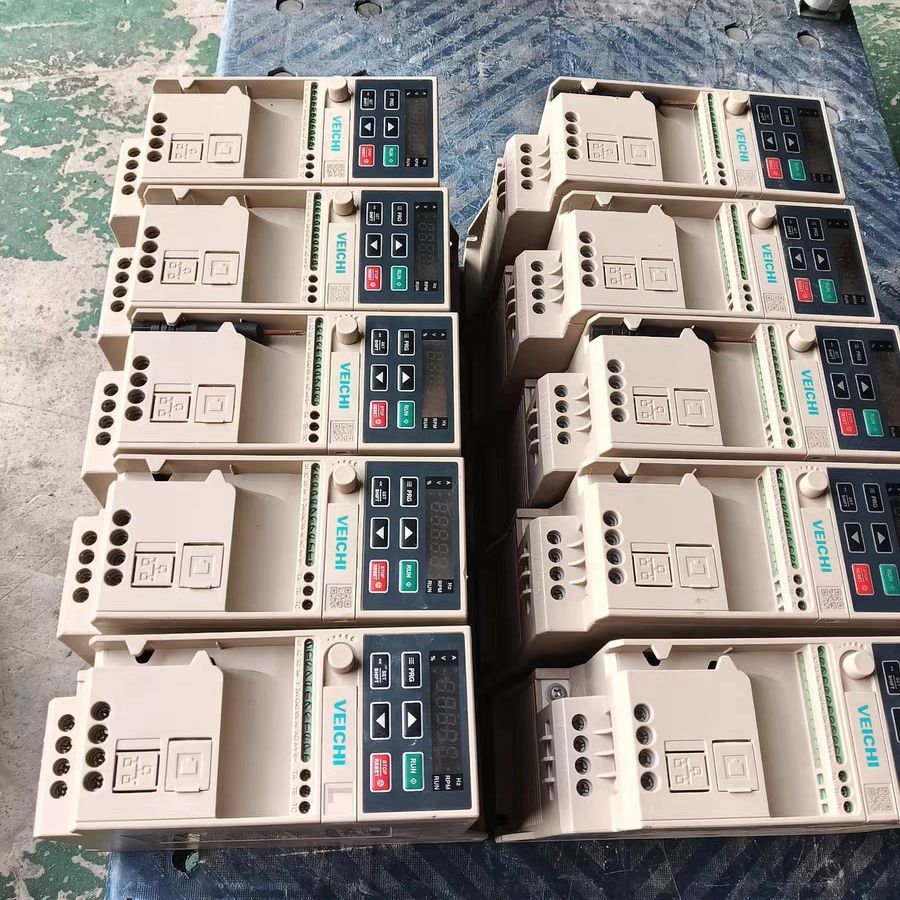 伟创变频器AC10-T3-1R5G-B 1.5kW功率 三相