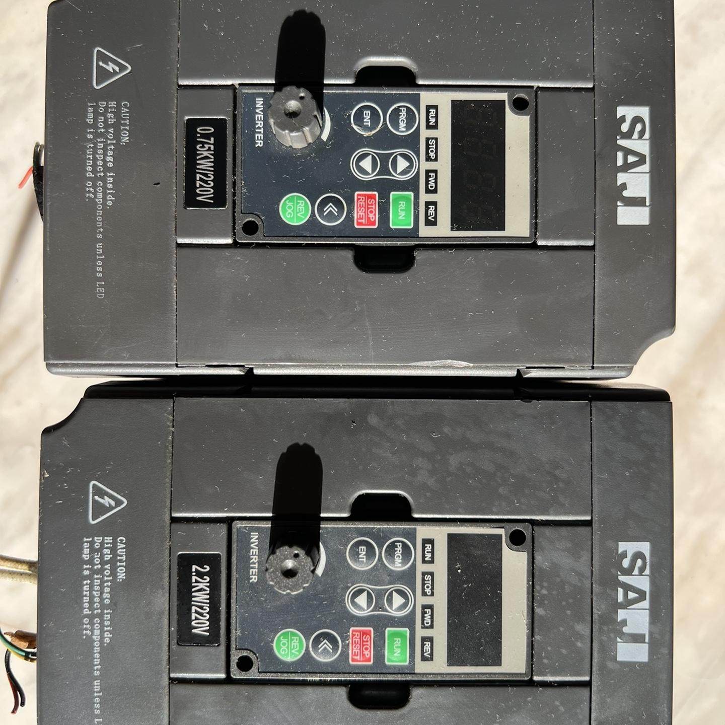 拆机变频器 2.2KW 220V 8000B-2S2R2