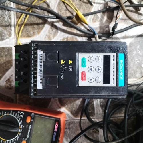 0.4kw220v汇川MD200变频器 功能正常外观漂亮完好