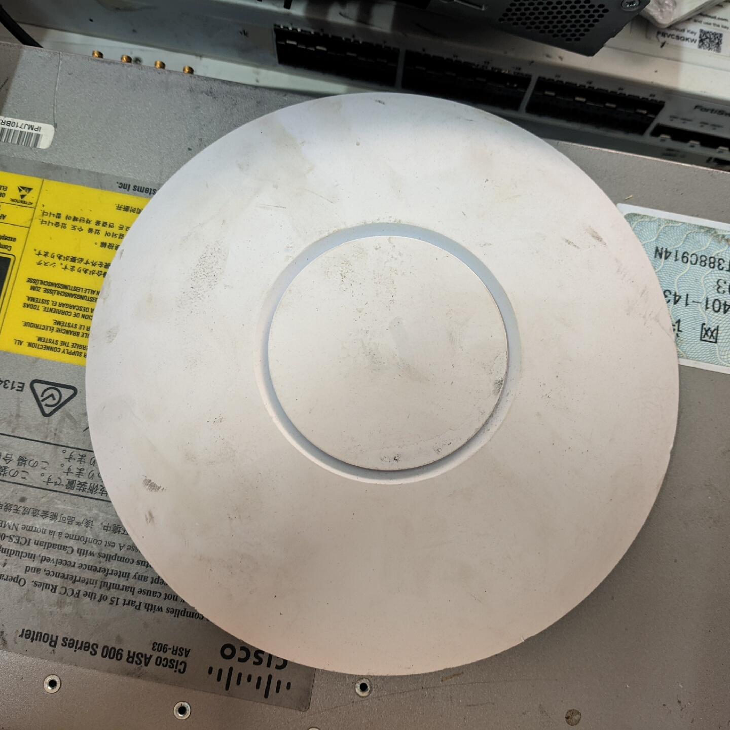 UBNT unifi UAP-AC-PRO 吸顶式AP正