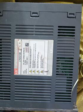 LS伺服驱动器L7SA010B 拆机 成色如图所示 实物