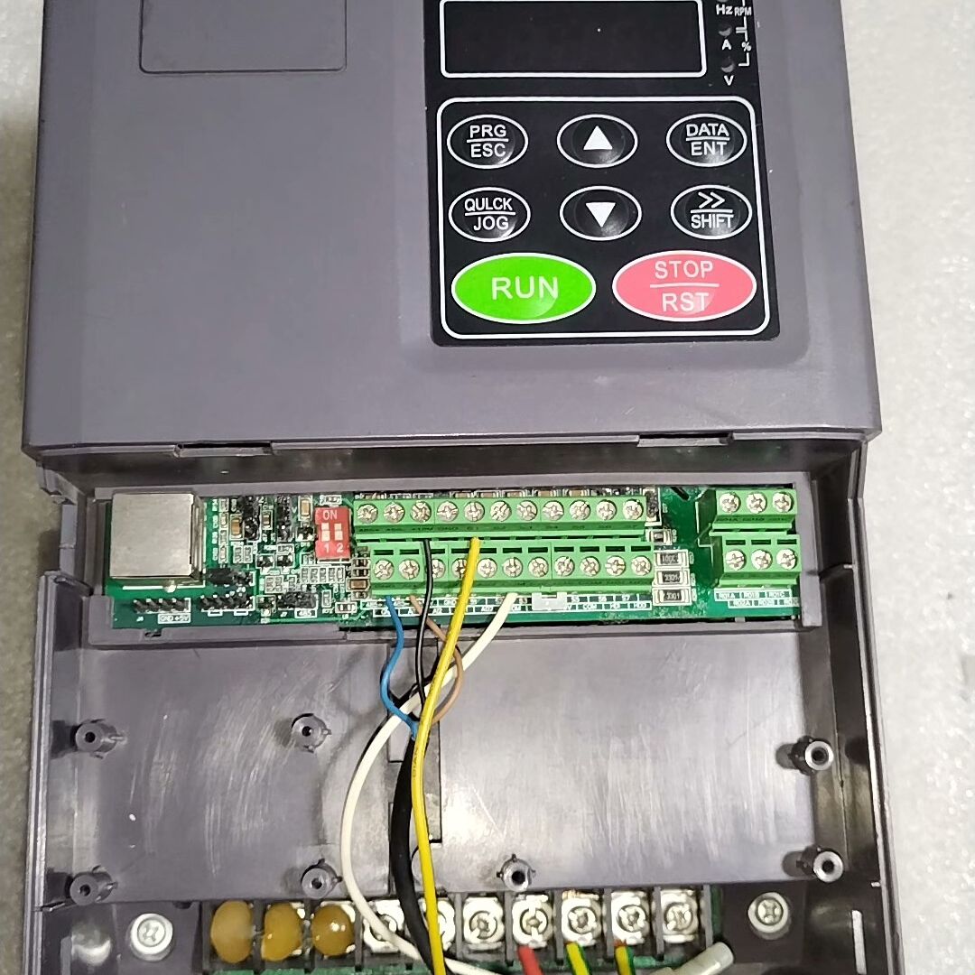 国产变频器 SZ380L05R5GB/7.5PB 380V