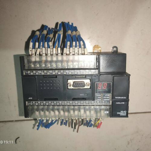 龙plc型号CP1H-40XDR-A 拆机
