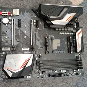 拆机技嘉X470 AORUS ULTRA GAMING主板