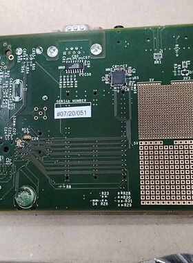 出一块来自优派品牌的VX2475smhl-4K显示器屏幕。全