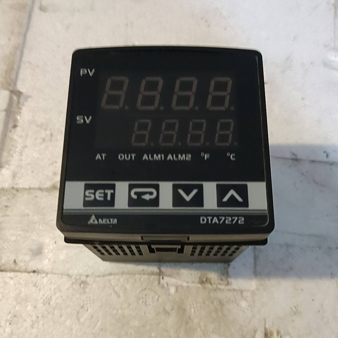 台达温控器。拆机台达DTA7272温控器 型号DTA72