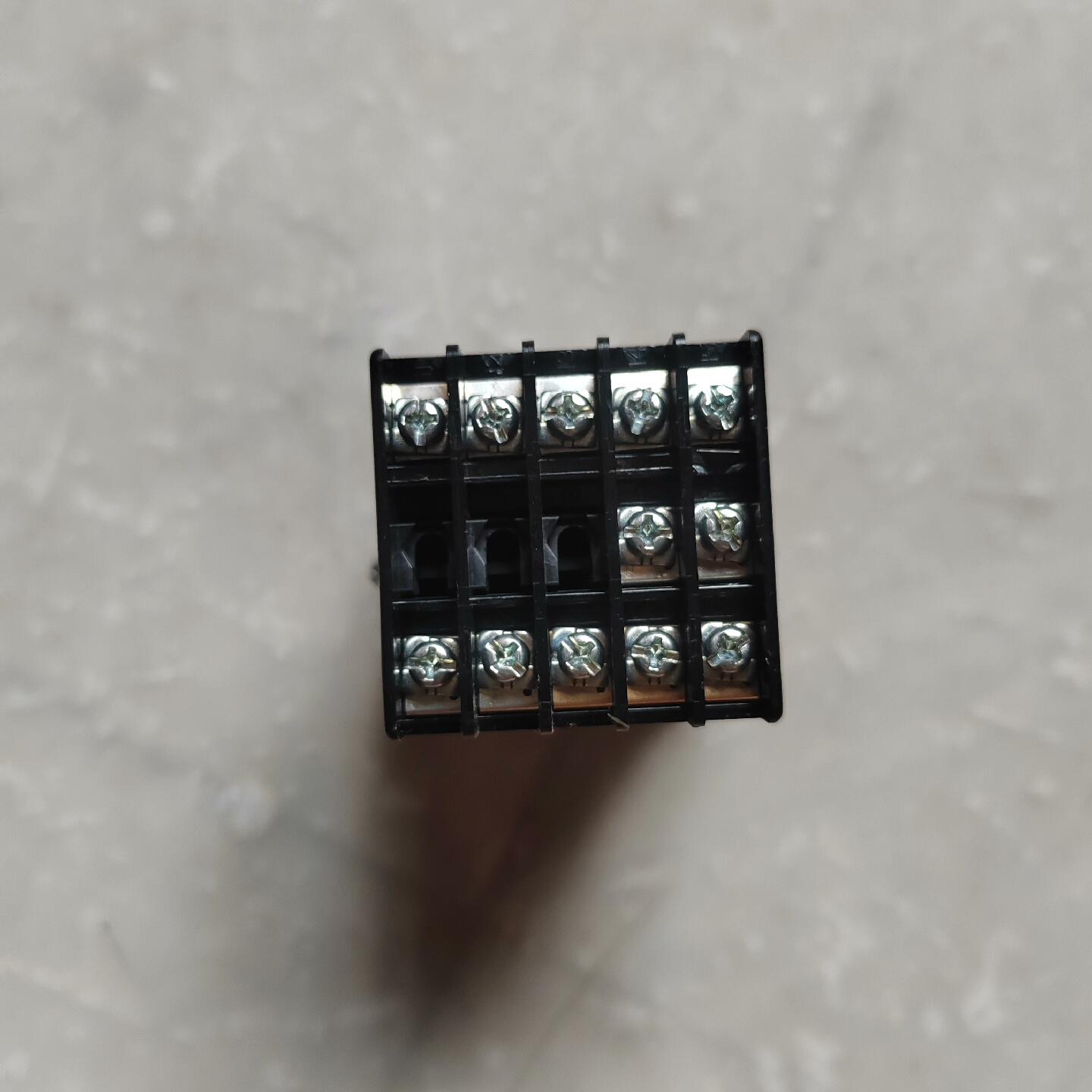 台达温控器DTA4848V1  图片实拍 功能完好 需要的老