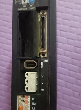 三协伺服驱动器DA23823 750W功率 实物拍摄。外观成
