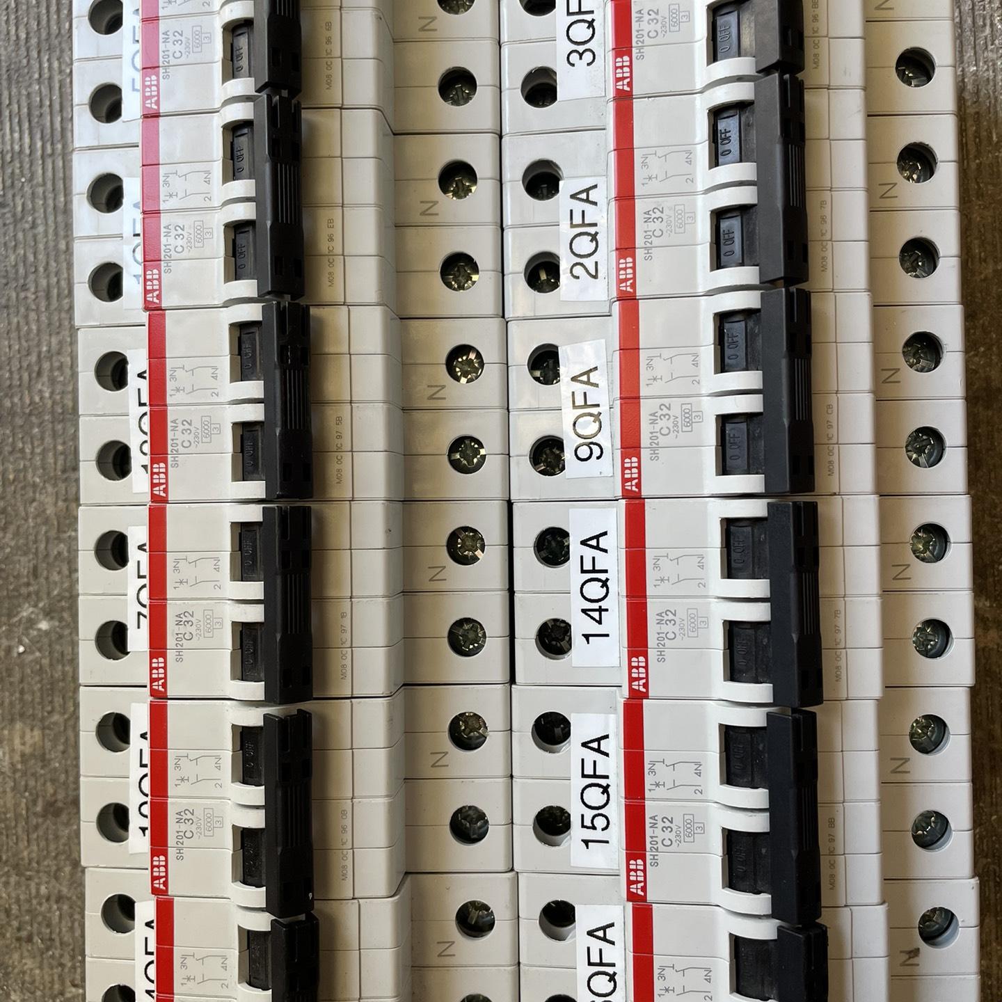 空气开关SH201-NA C32 2P 拆机 成色