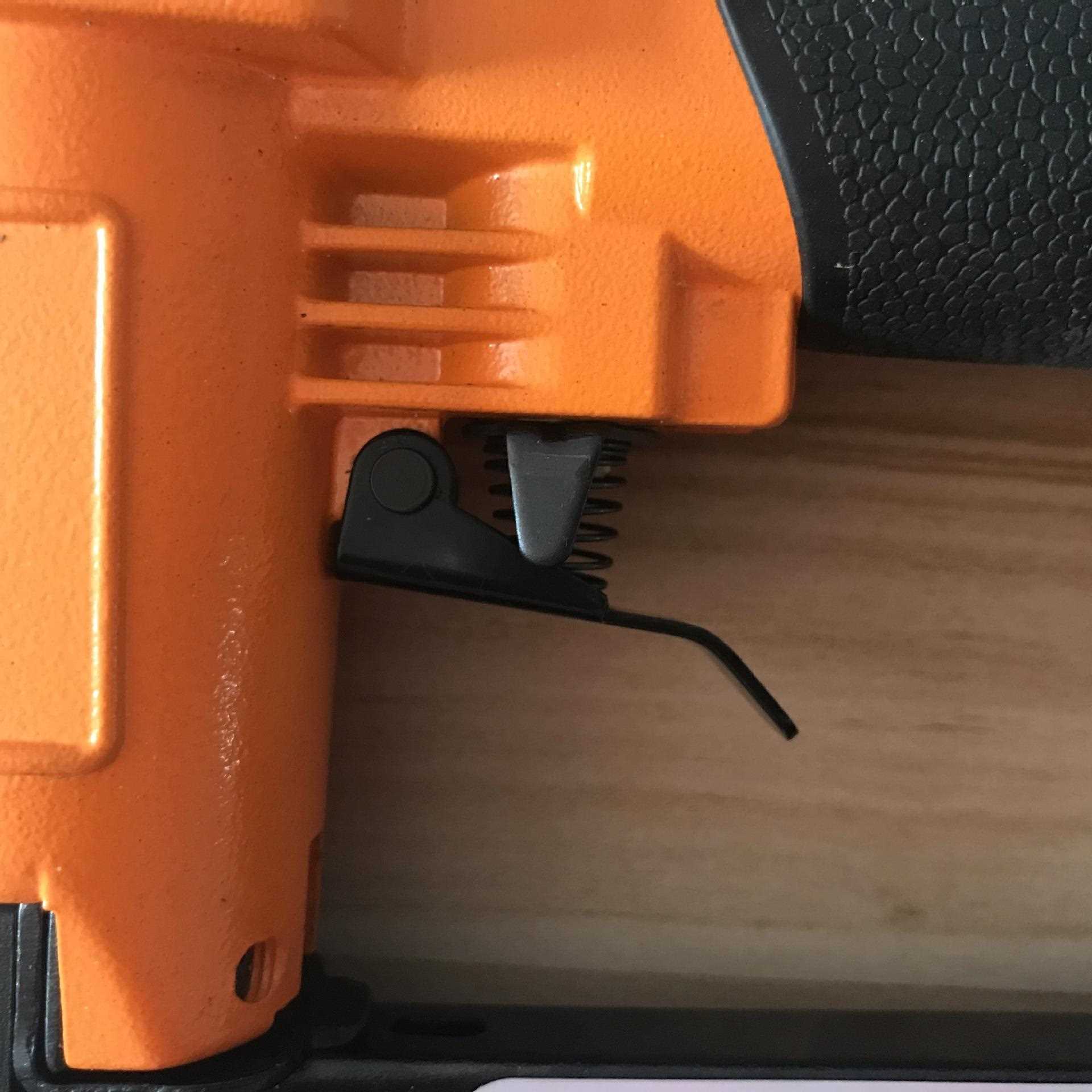 新款直销厂方直供使用空压机工作FS1416-A木工用气动码钉枪直钉枪