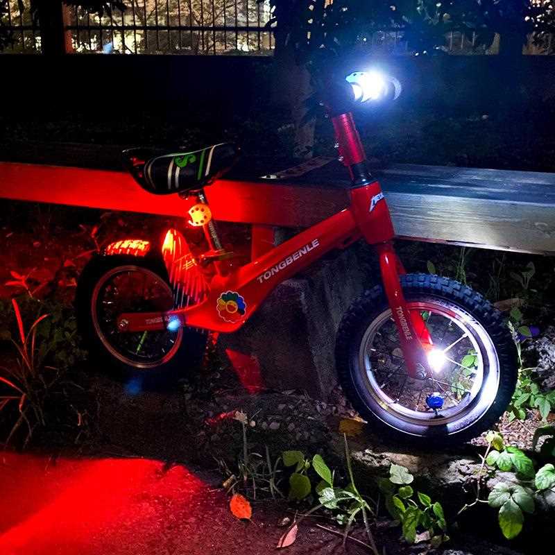 新款直销儿童自行车灯夜光灯夜间平衡车夜行灯配件闪光夜骑滑板车