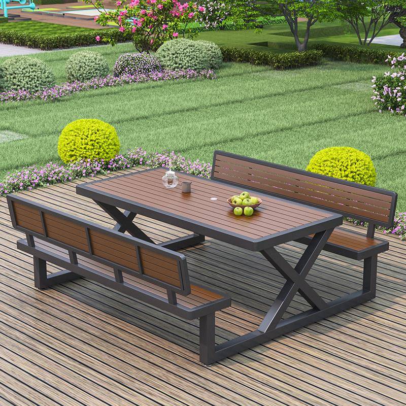户外庭院桌椅室外防水防晒餐桌公园休闲 阳台铁艺塑木烧烤桌椅工