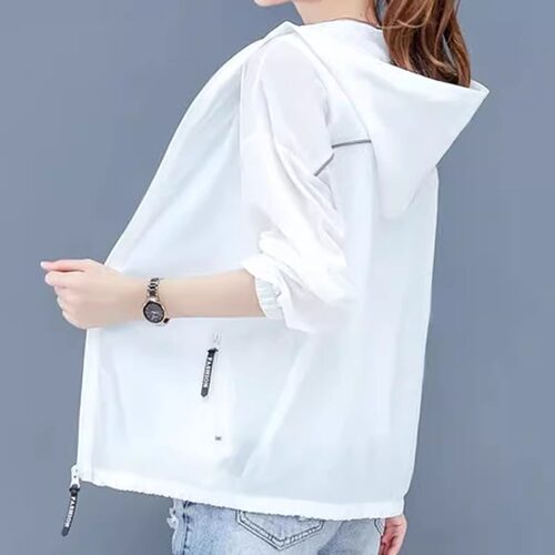 白色连帽防晒衣女夏季2026新款短款轻薄透气宽松薄款防晒服外套潮
