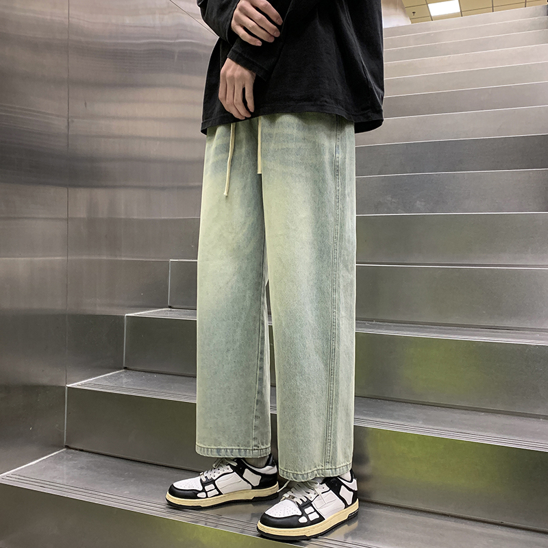 当季超火的黄泥色直筒牛仔裤