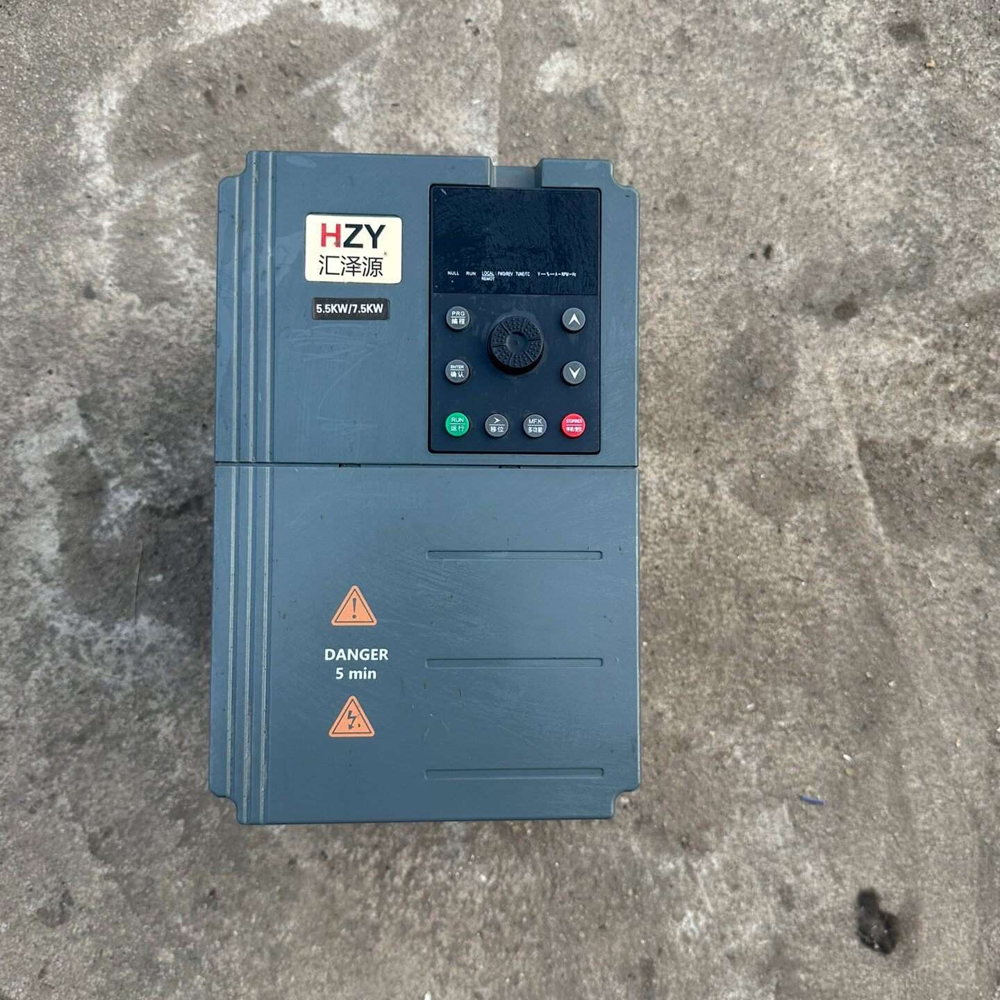 议价变频器，型号SH100A-5R5G/7R5P，5.KW