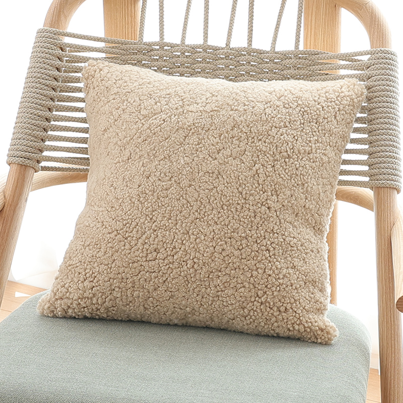 羊毛阳台抱枕小沙靠垫