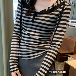 设计感纽扣chic防晒罩衫 连帽条纹长袖 T恤女小众打底上衣2025秋季