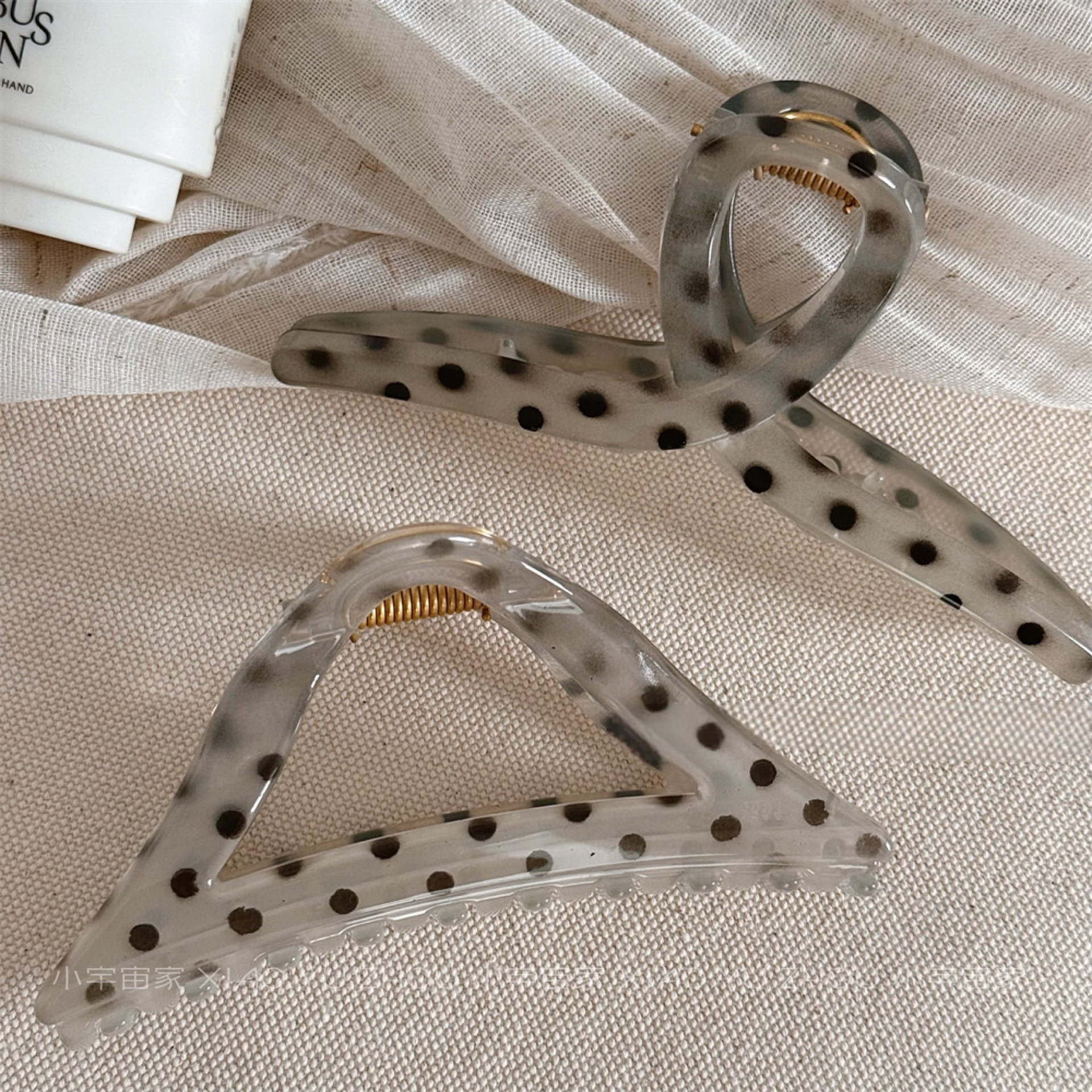 盐系甜心！透灰黑波点抓夹大号ins超仙 法式春夏盘发卡精致鲨鱼夹