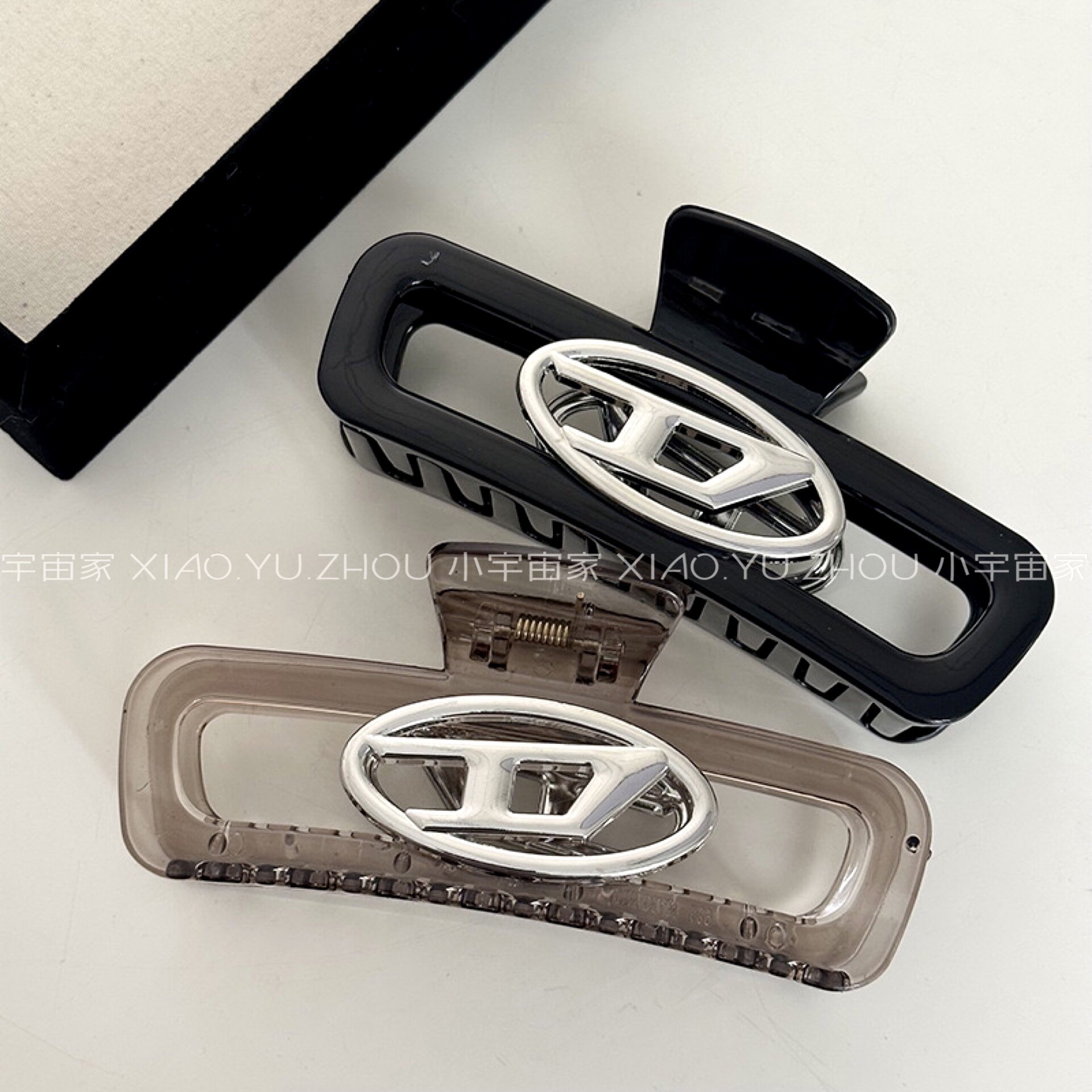 一眼爱上！时髦闪钻大号抓夹