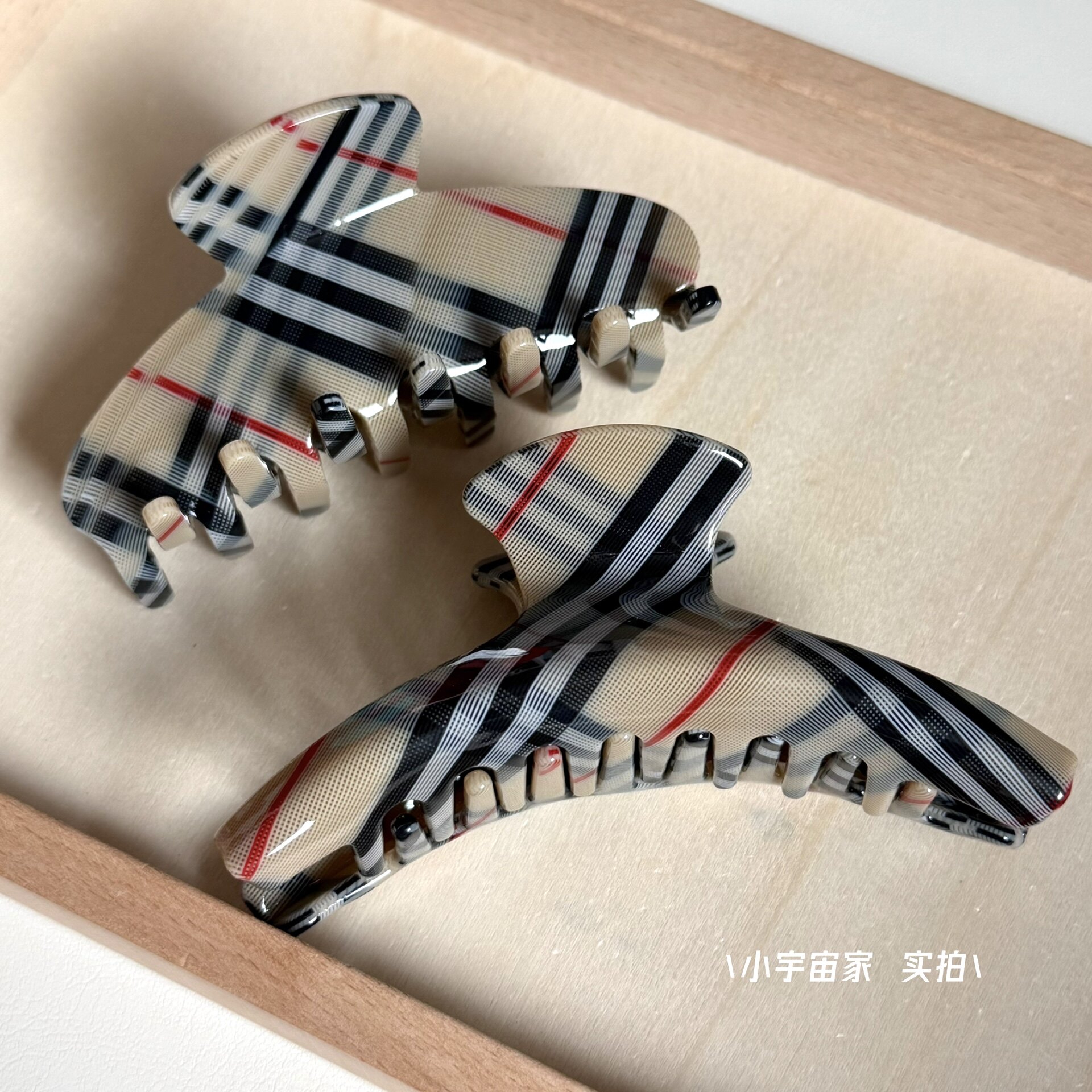 老钱感BBRr英伦格纹醋酸抓夹高级感气质轻奢咖色条纹格子鲨鱼夹女