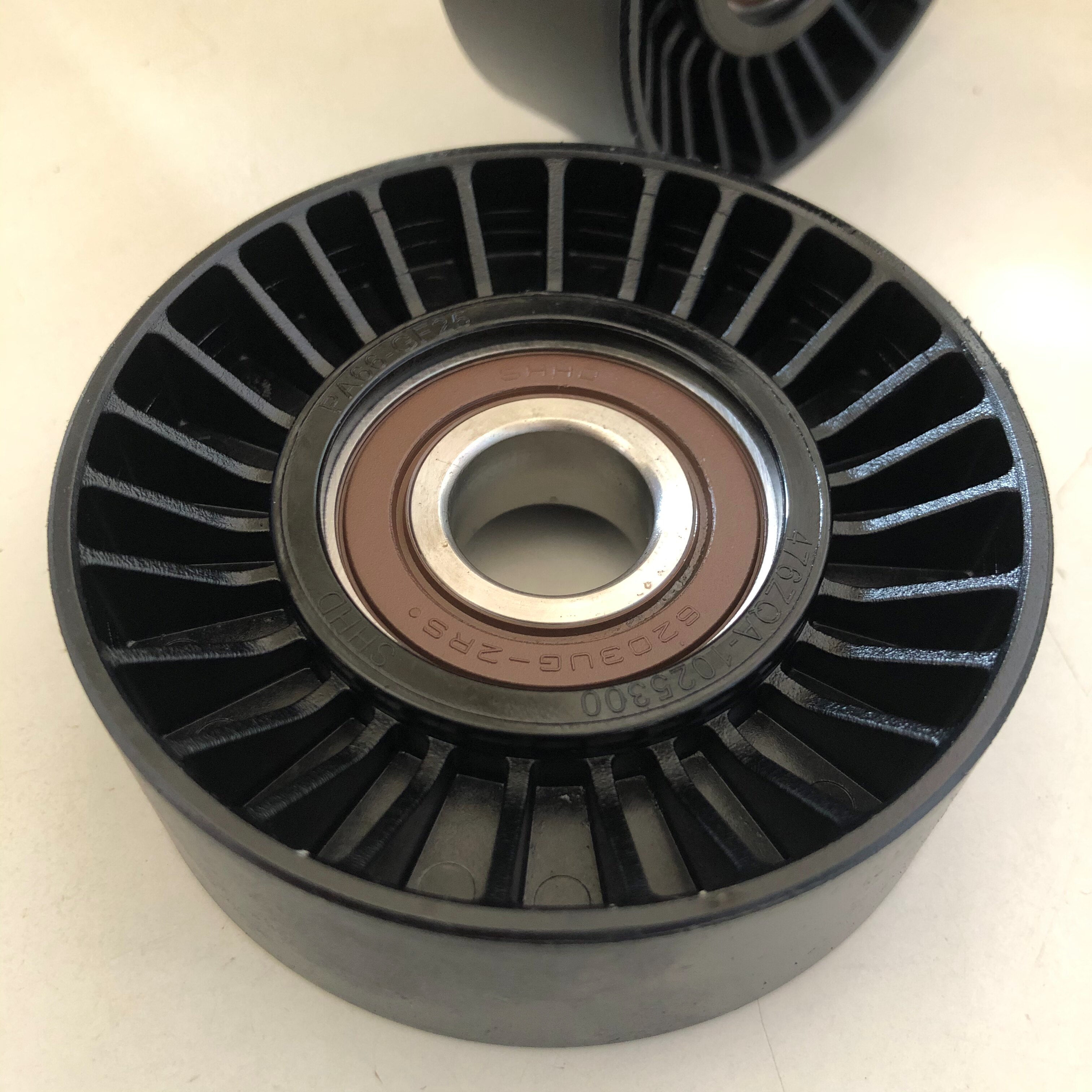 适配瑞纳瑞奕悦纳佳乐悦动秀儿k2k3福瑞迪发电机涨紧器过渡轮惰轮