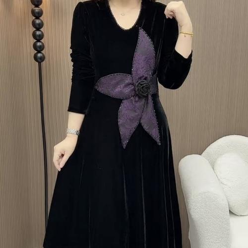 法式复古V领黑色丝绒连衣