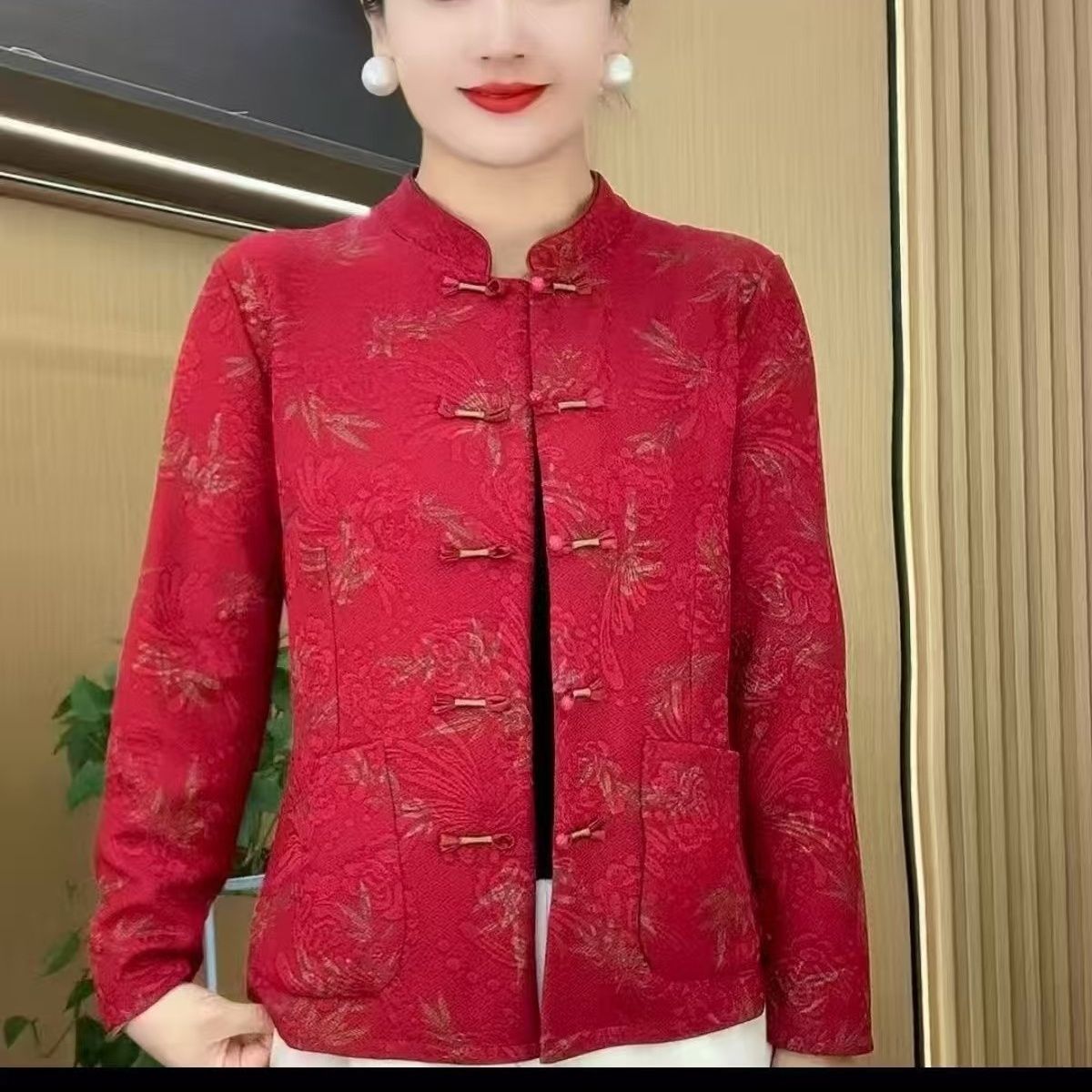 加绒盘扣压花立领刺绣旗