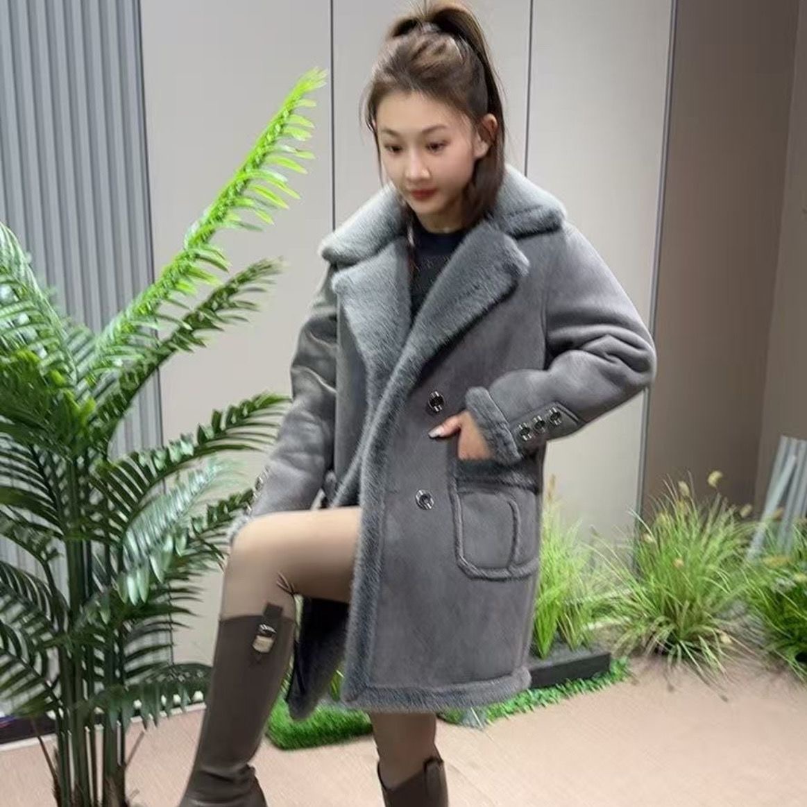 轻熟风皮毛一体外套女中长款双排扣加厚保暖洋气大衣