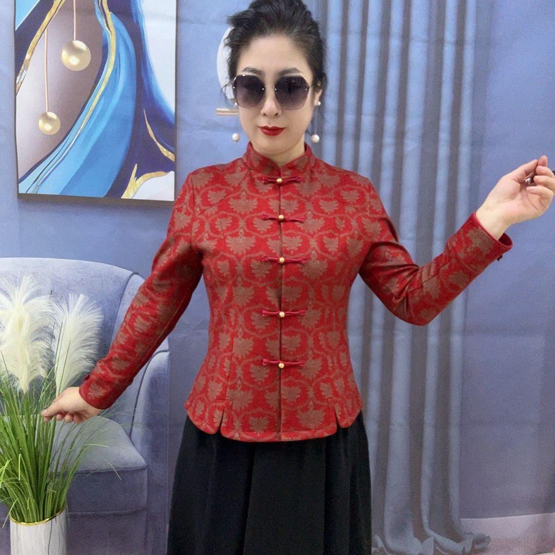 新中式风红色立领盘扣外