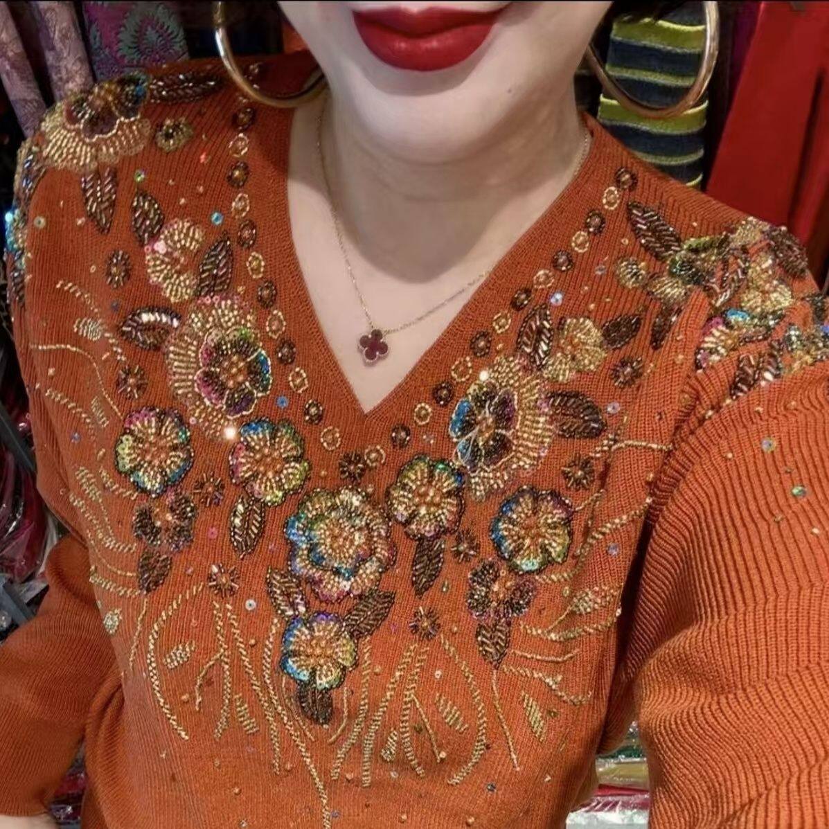 重工刺绣洋气年轻妈妈装针织套头t恤衫v领针织衫女士新款休闲上衣