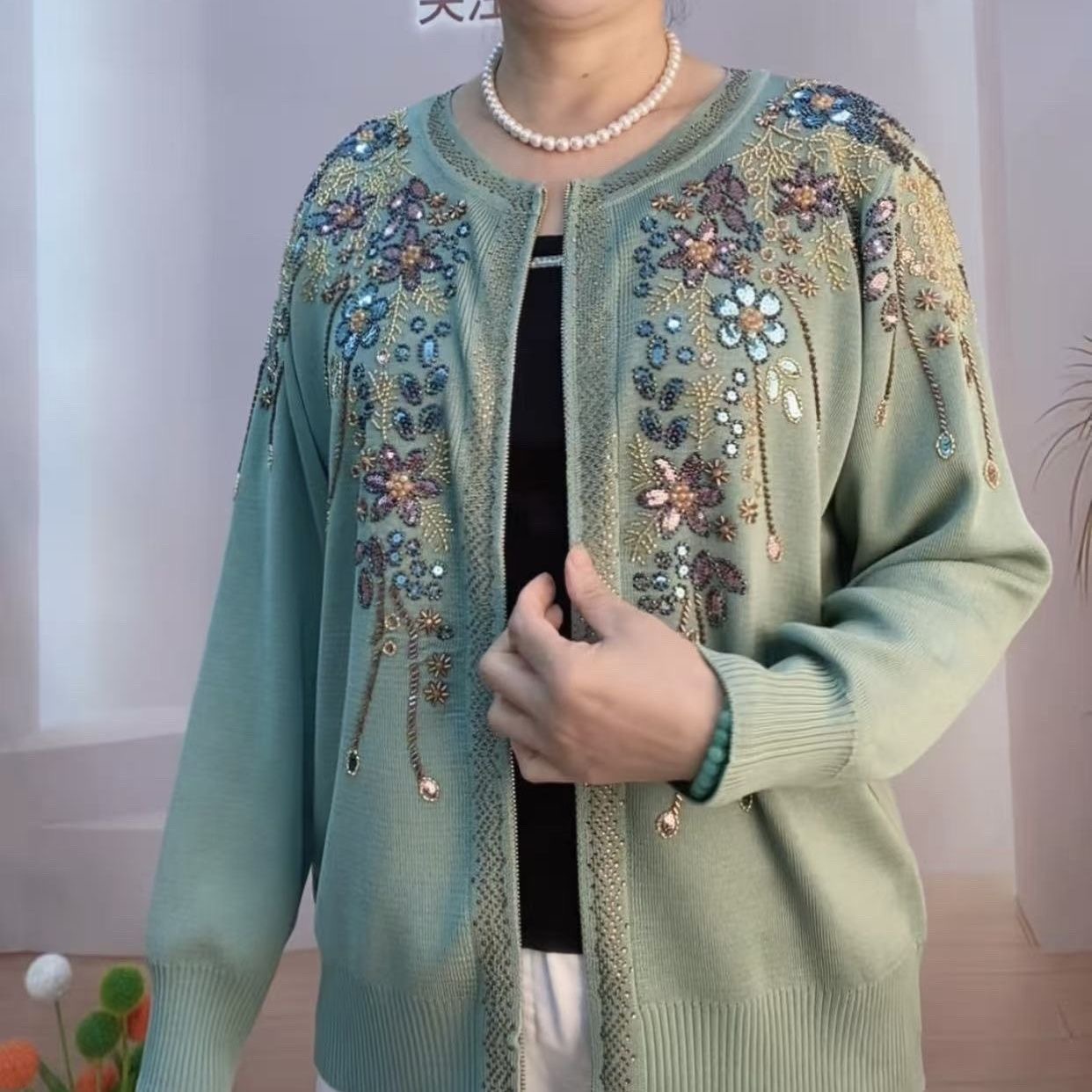 中老年妈妈装秋冬新款加厚保暖开衫外套奶奶装洋气针织开衫毛衣