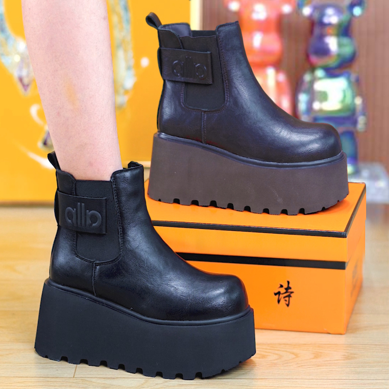 英伦风厚底马丁靴女潮
