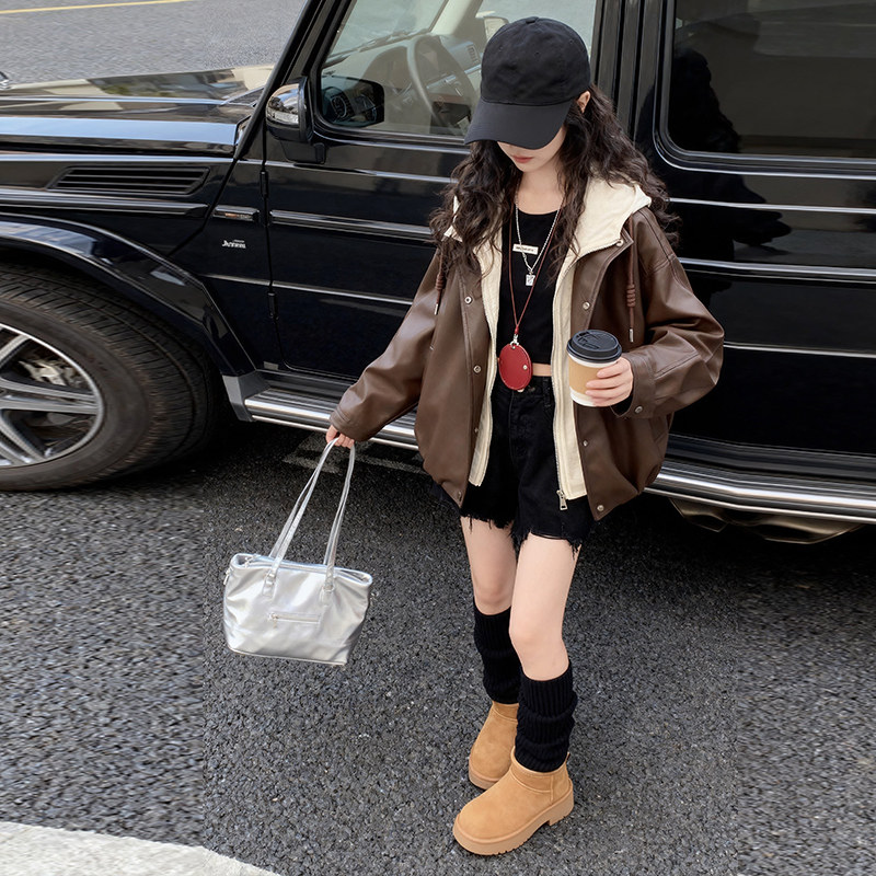 女童皮衣外套2026年新款春秋装韩版洋气时髦中大童假两件连帽皮衣