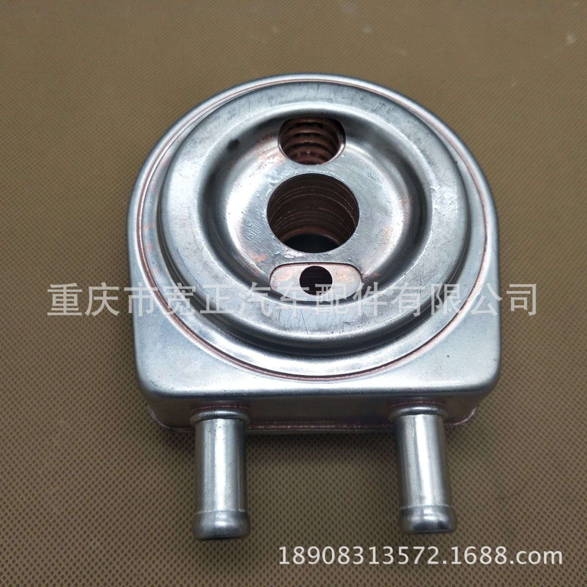 长安CS75机油冷却器机油格座子CS55CX70A800机油滤清器座子