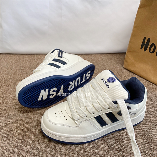 情侣款白深蓝拼色面包鞋男