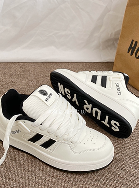 白黑拼色设计感情侣面包鞋男ins潮2026春季新款韩版百搭休闲板鞋
