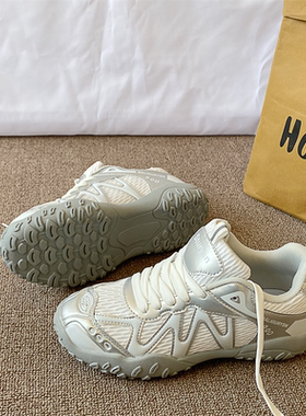 复古户外网面透气登山跑鞋女ins潮2026春季新款平底防滑阿甘鞋子