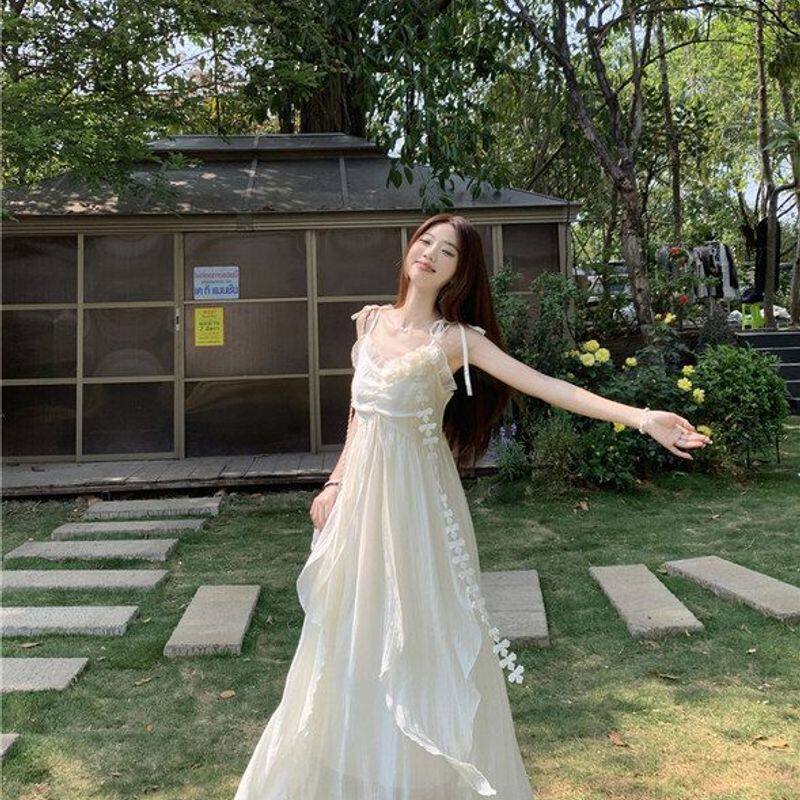 度假风花朵设计感吊带连衣裙女2026夏季新款收腰显瘦很仙的长裙子