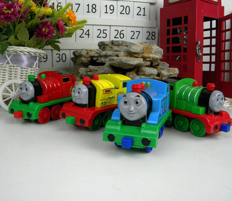 合金小火车玩具铁壳金属车模儿童玩具环保安全灯光音乐款回力小车