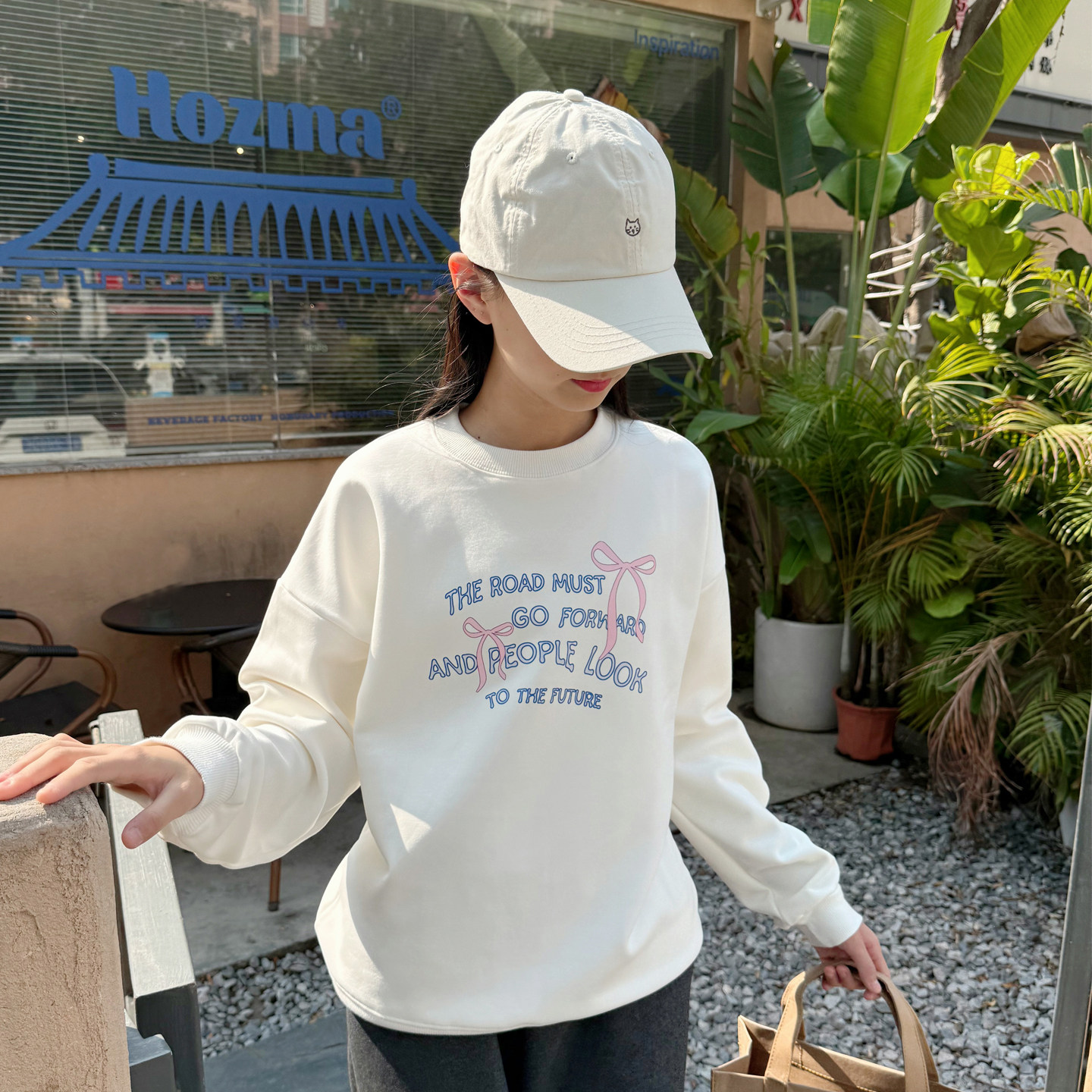 高品质女童加绒圆领卫衣2025冬装新款中大童韩版宽松套头衫白色